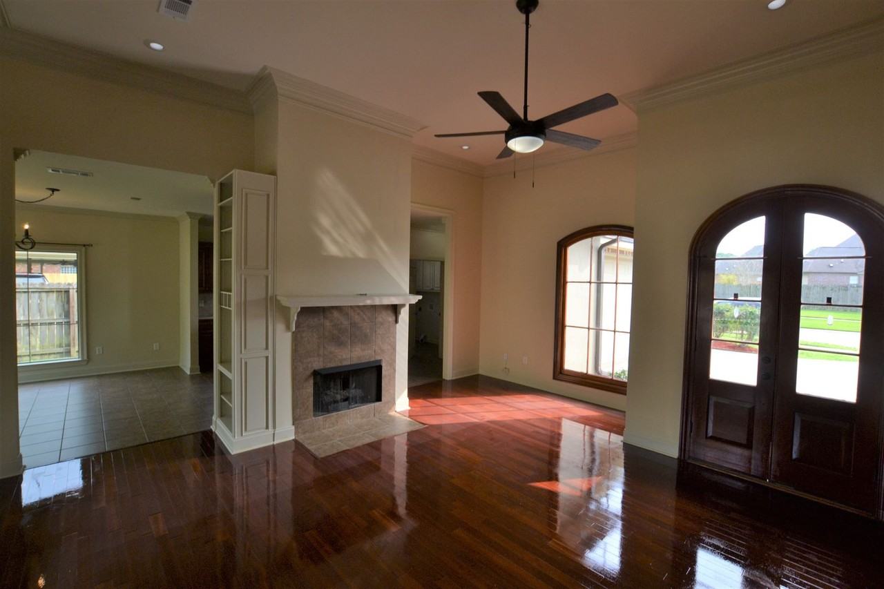 2691 Woodbend Dr - Photo 6 of 37