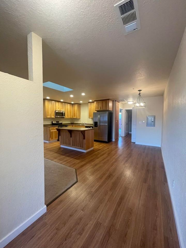 2475 Shay Ct - Photo 3 of 19