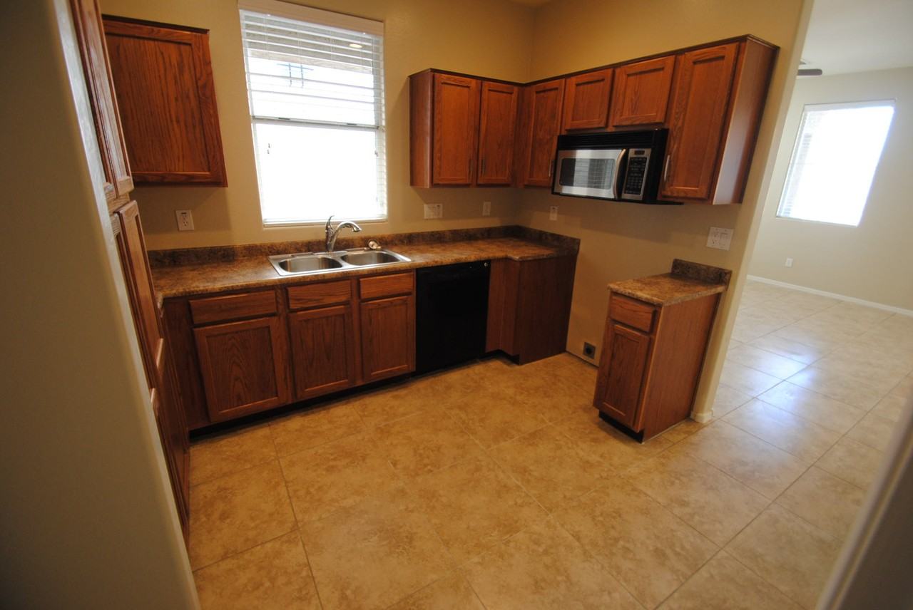 118 N 86th Ln - Photo 2 of 24