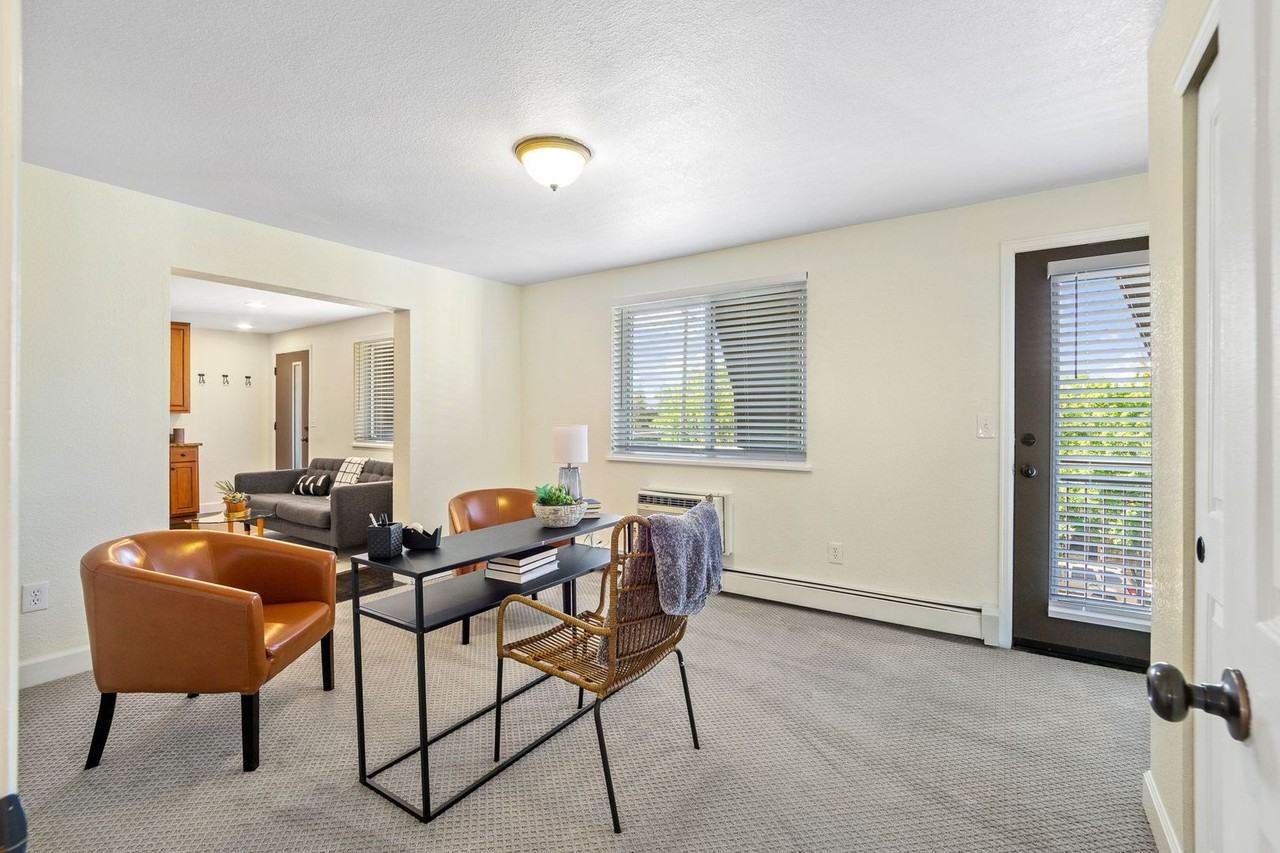 1 N Pearl St #302 - Photo 7 of 20