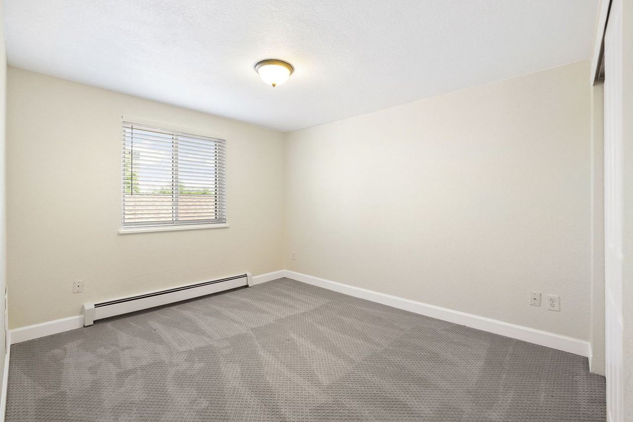1 N Pearl St #302 - Photo 7 of 19
