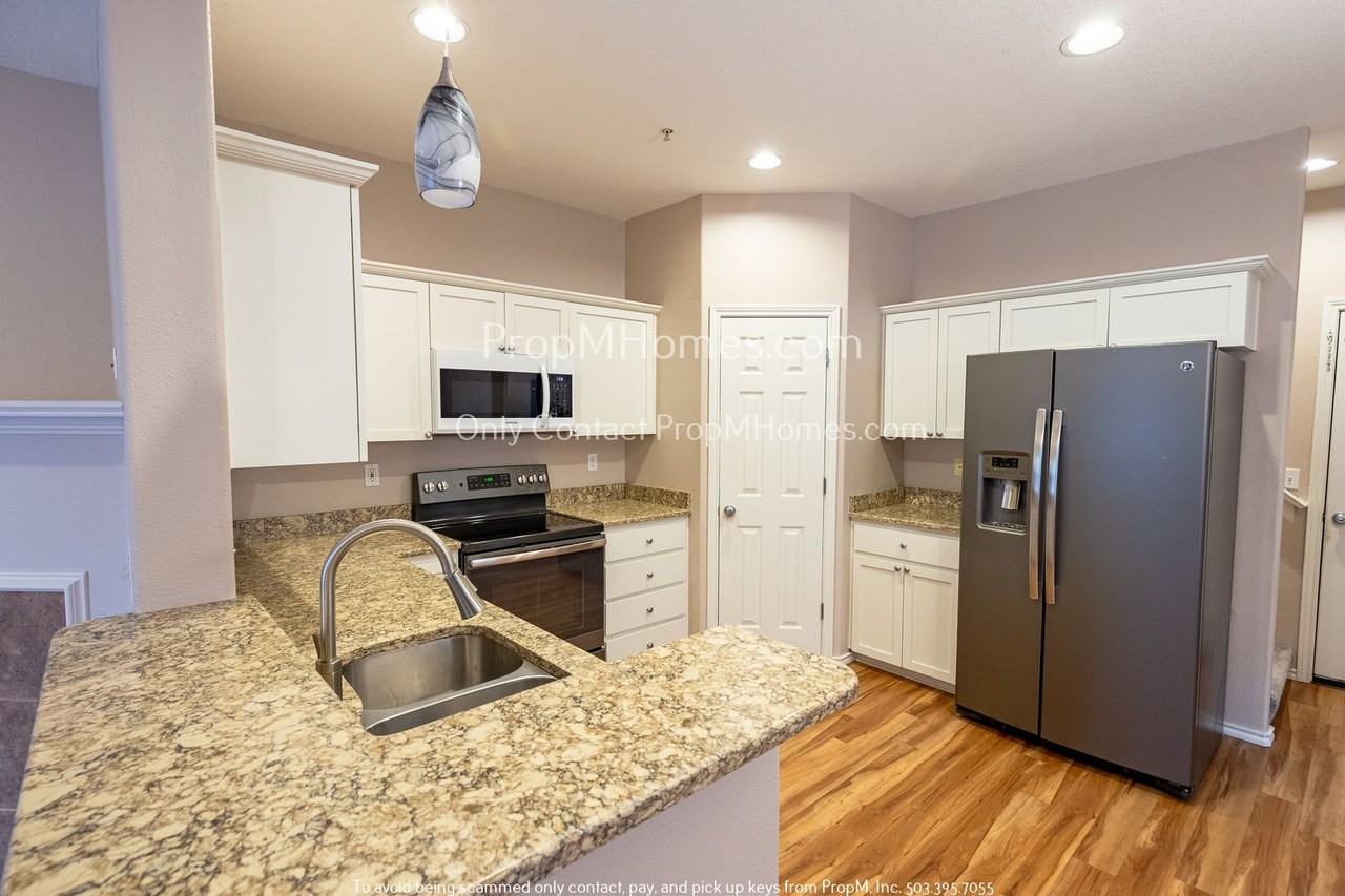 11176 Sw Barber St - Photo 2 of 29