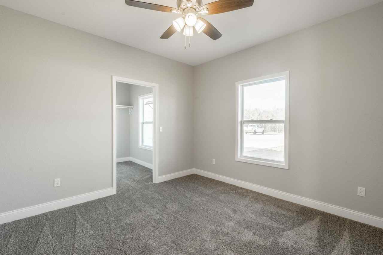 130 Lanee Ln - Photo 2 of 10