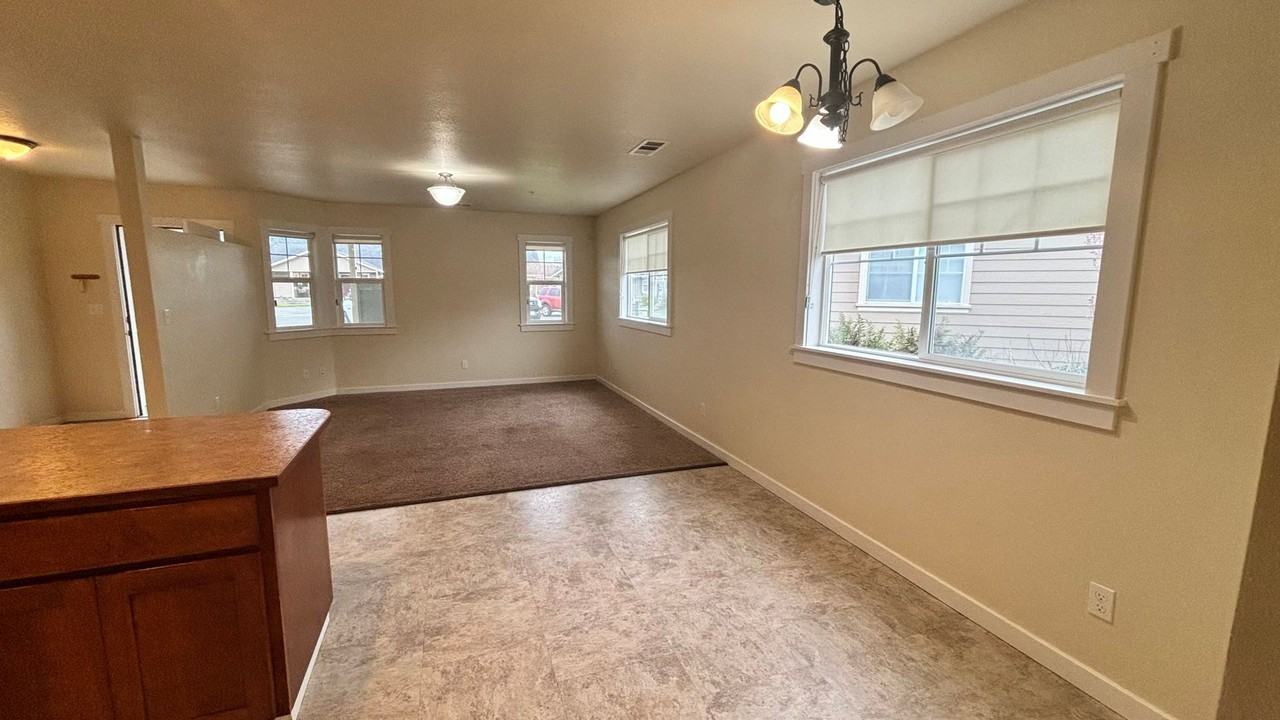 2479 Shay Ct - Photo 2 of 11