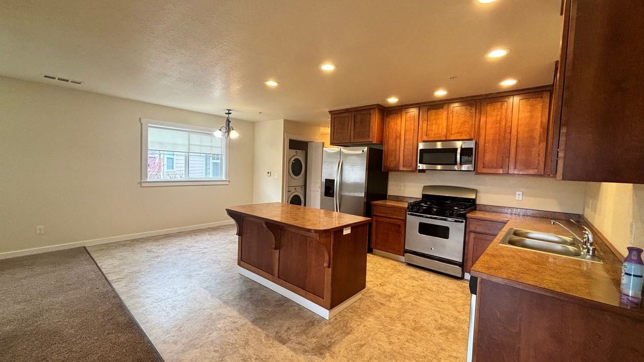 2479 Shay Ct - Photo 3 of 11