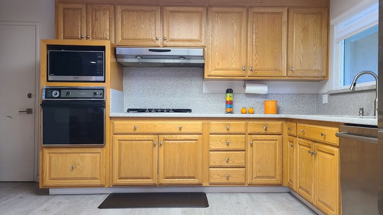 40138 Besco Dr - Photo 3 of 26