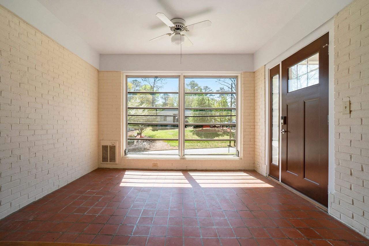 1806 Coventry Rd - Photo 3 of 29