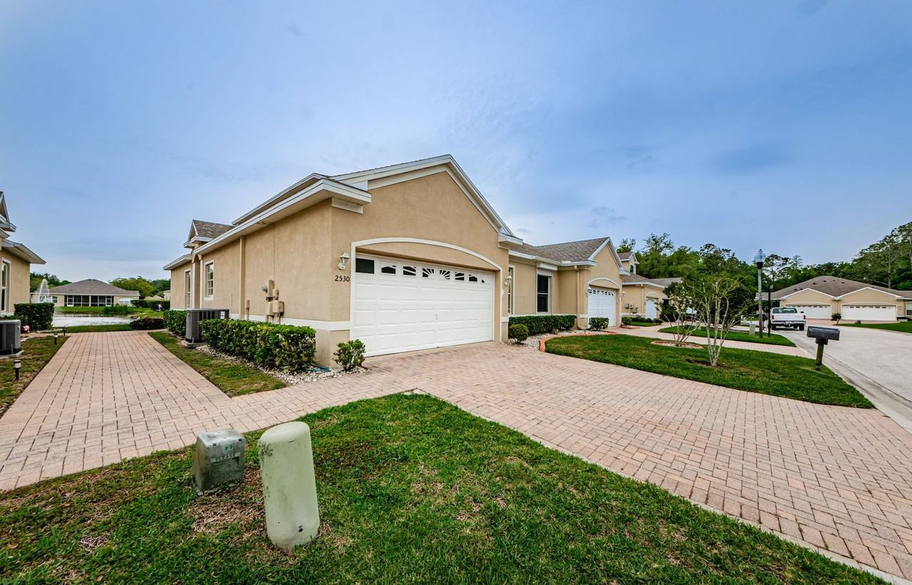 2530 Tottenham Dr - Photo 2 of 39