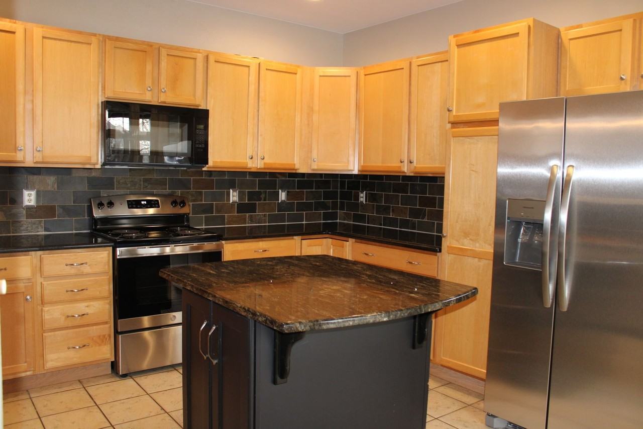 5250 Corbett Dr - Photo 3 of 14