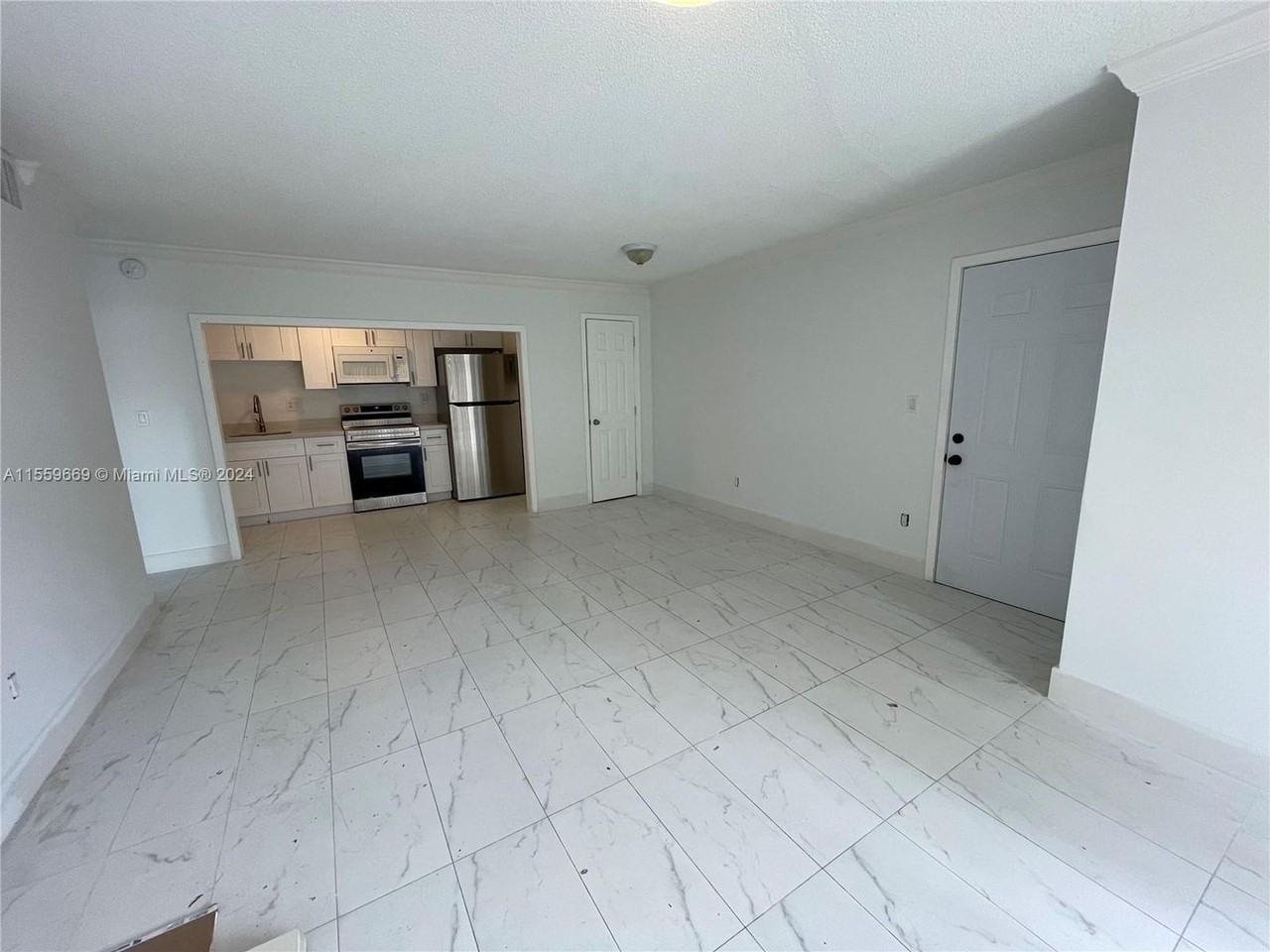 4660 Nw 79th Ave - Photo 2 of 14