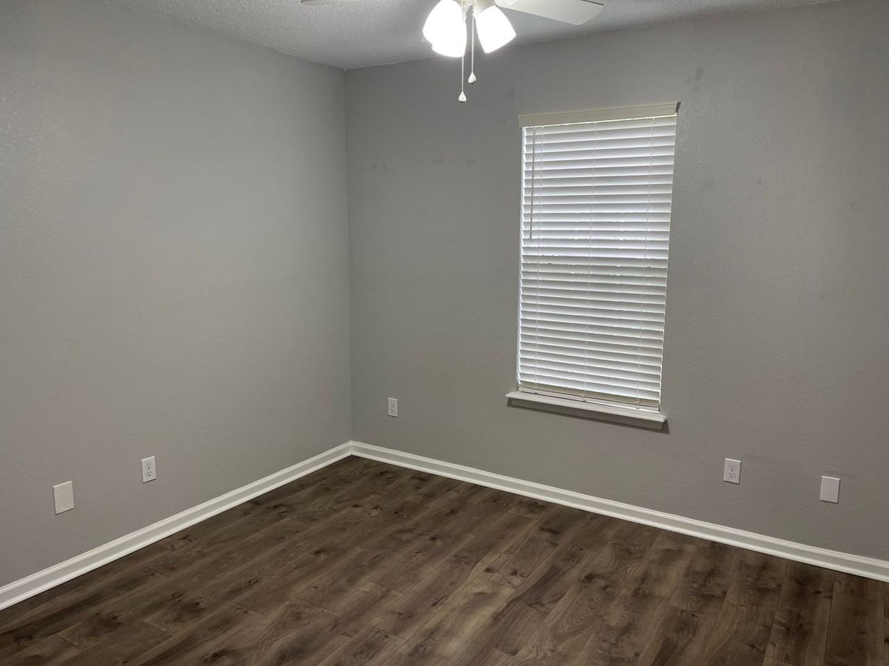 5326 Saint Ives Ln - Photo 4 of 15