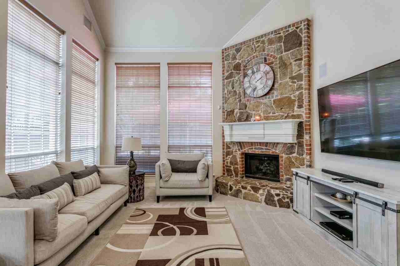 1301 Golf Club Dr - Photo 2 of 12