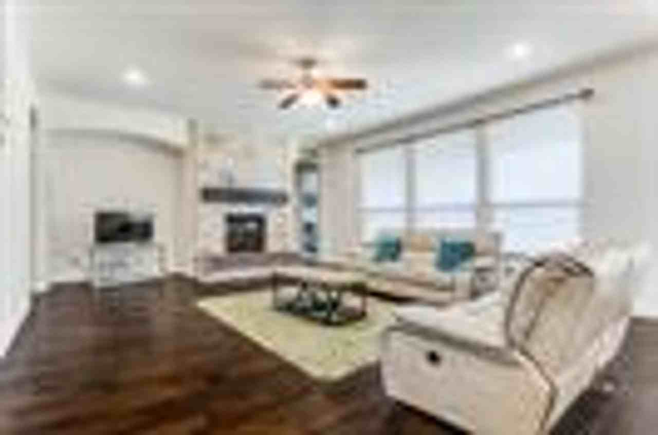 709 Lina Ct - Photo 3 of 12