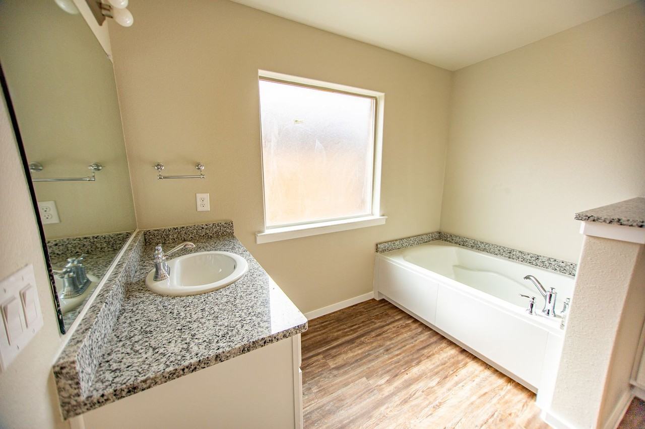 2115 Kirksey Ave - Photo 6 of 9