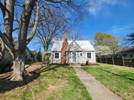 featured image of 304 W 8th Ave