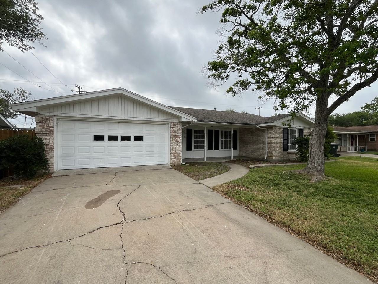 4818 Trinity Dr - Photo 3 of 19