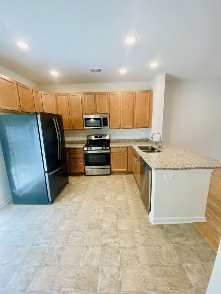 9213 Grand Valley Dr - Photo 5 of 22
