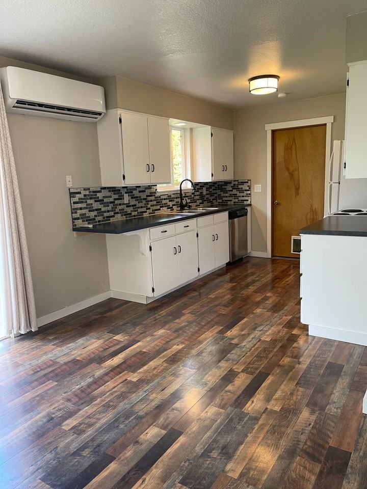 12100 Ne 4th St - Photo 2 of 28