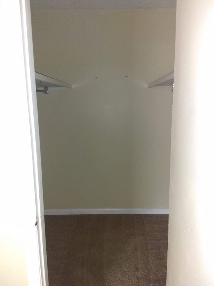 121A Ellis Dr - Photo 3 of 7