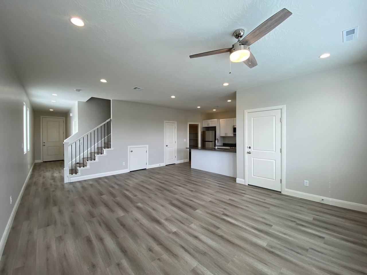 4381 W 1200 S - Photo 4 of 36