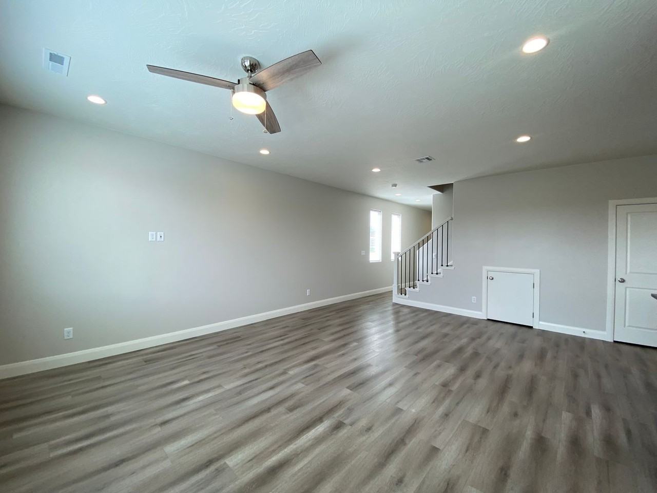 4381 W 1200 S - Photo 5 of 36