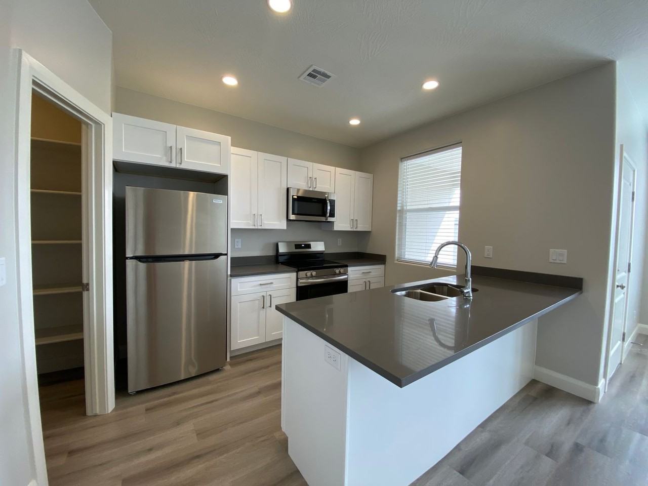 4375 W 1200 S - Photo 7 of 34