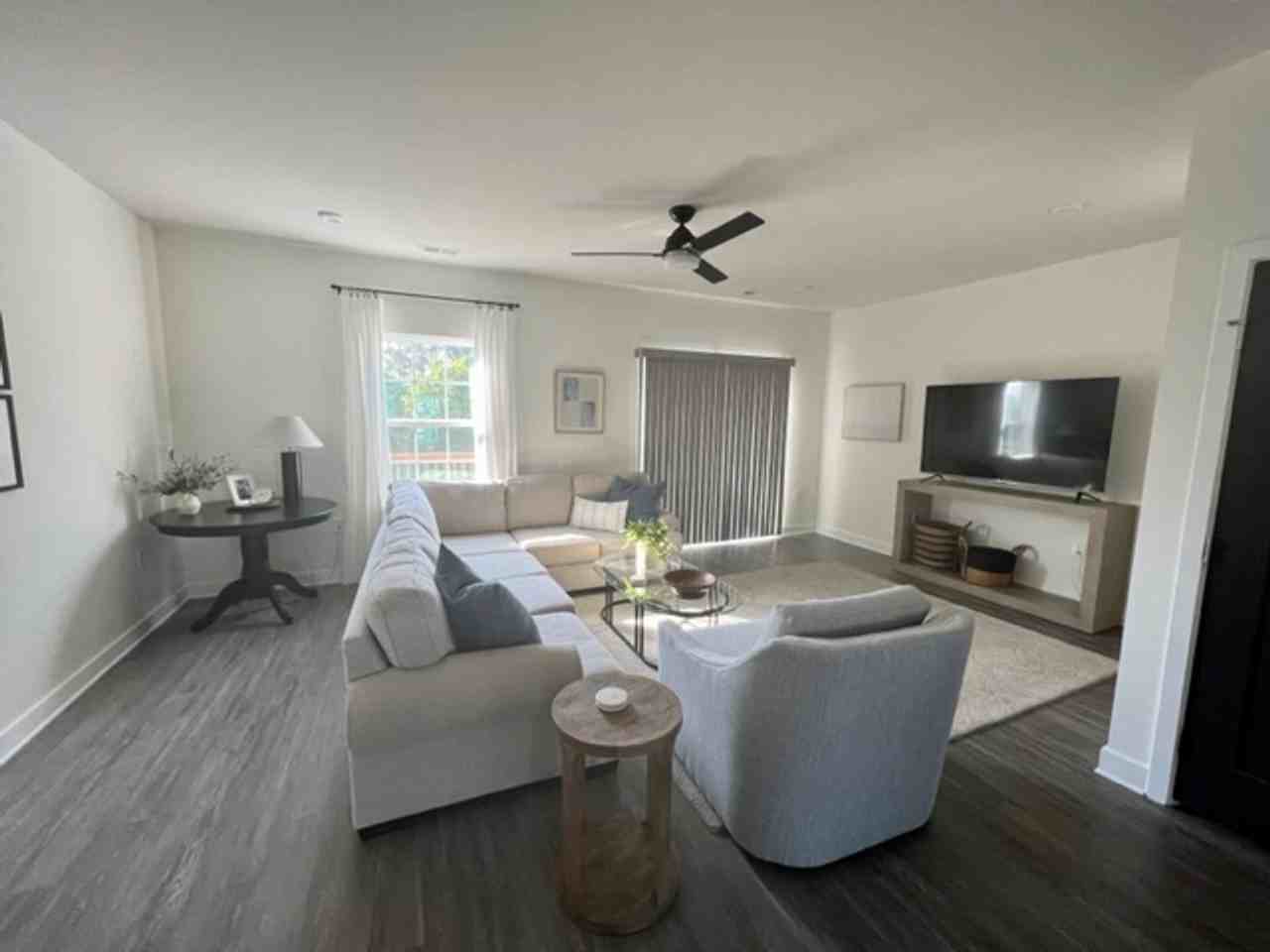 234 Tamworth Crk - Photo 3 of 22