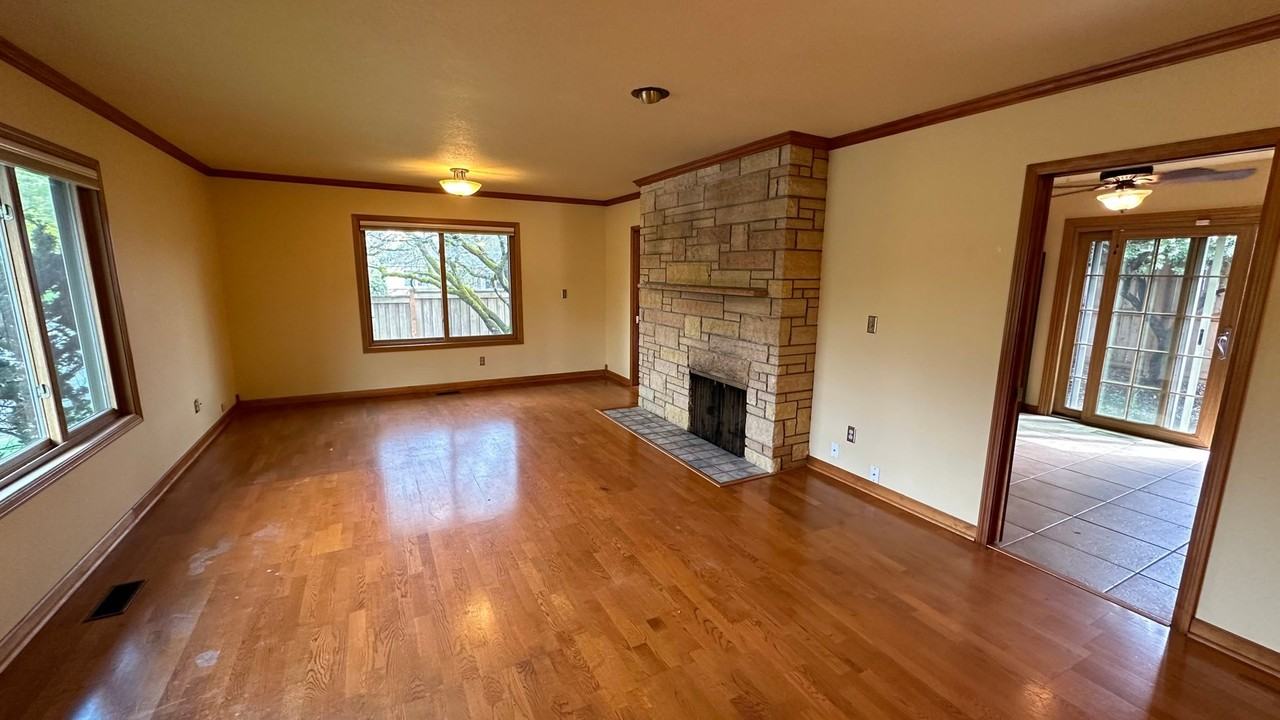 7432 Ne Tillamook St - Photo 3 of 19