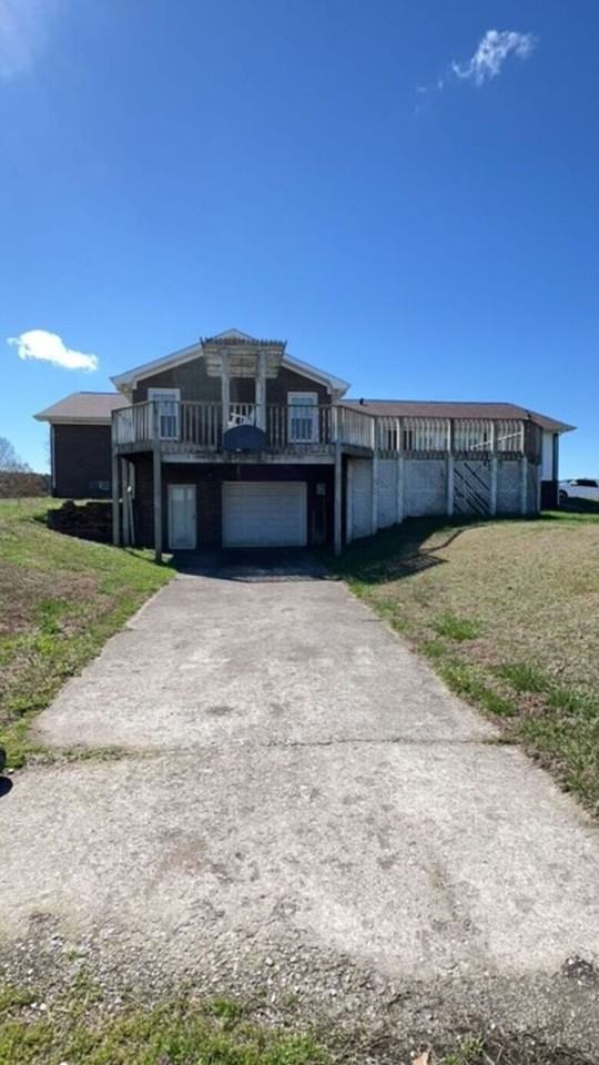 765 Bluffview Dr - Photo 2 of 21