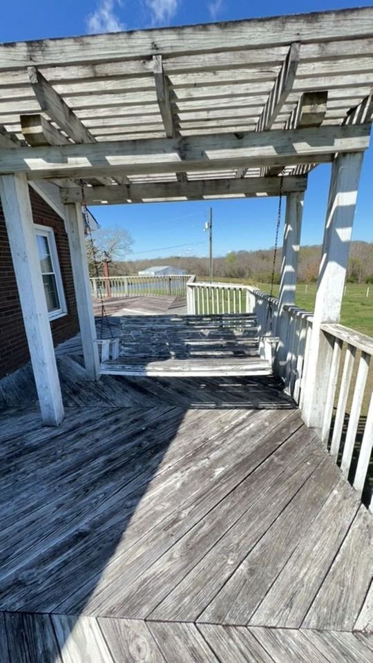 765 Bluffview Dr - Photo 3 of 21