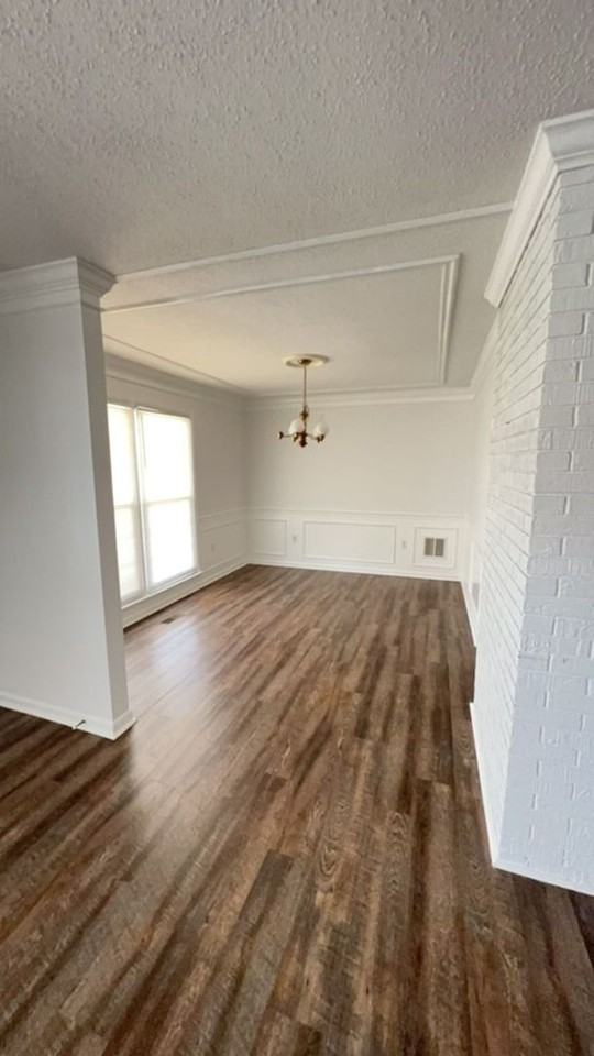 765 Bluffview Dr - Photo 6 of 21