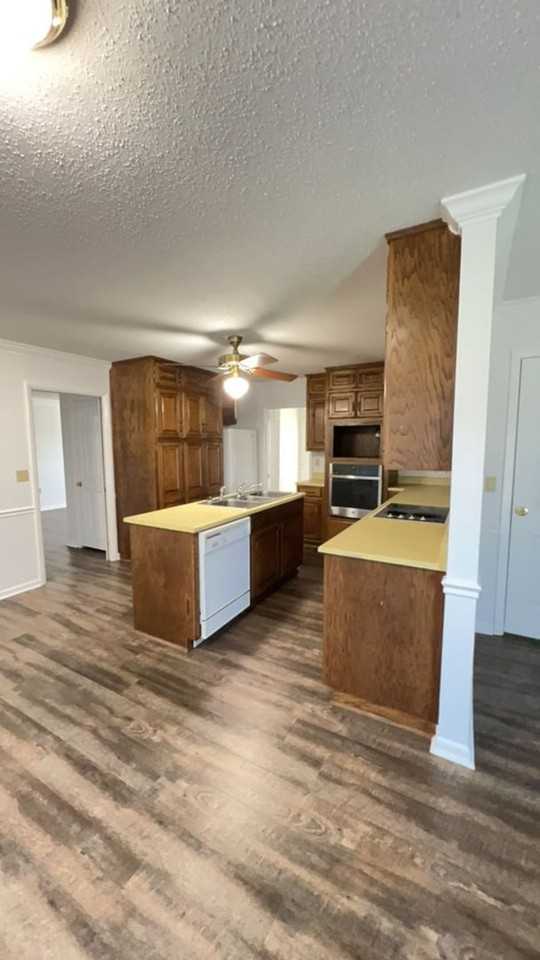 765 Bluffview Dr - Photo 7 of 21
