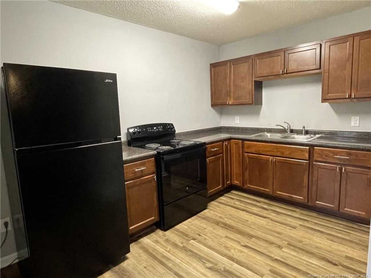 Charlotte North Apartments - Photo 3 of 11