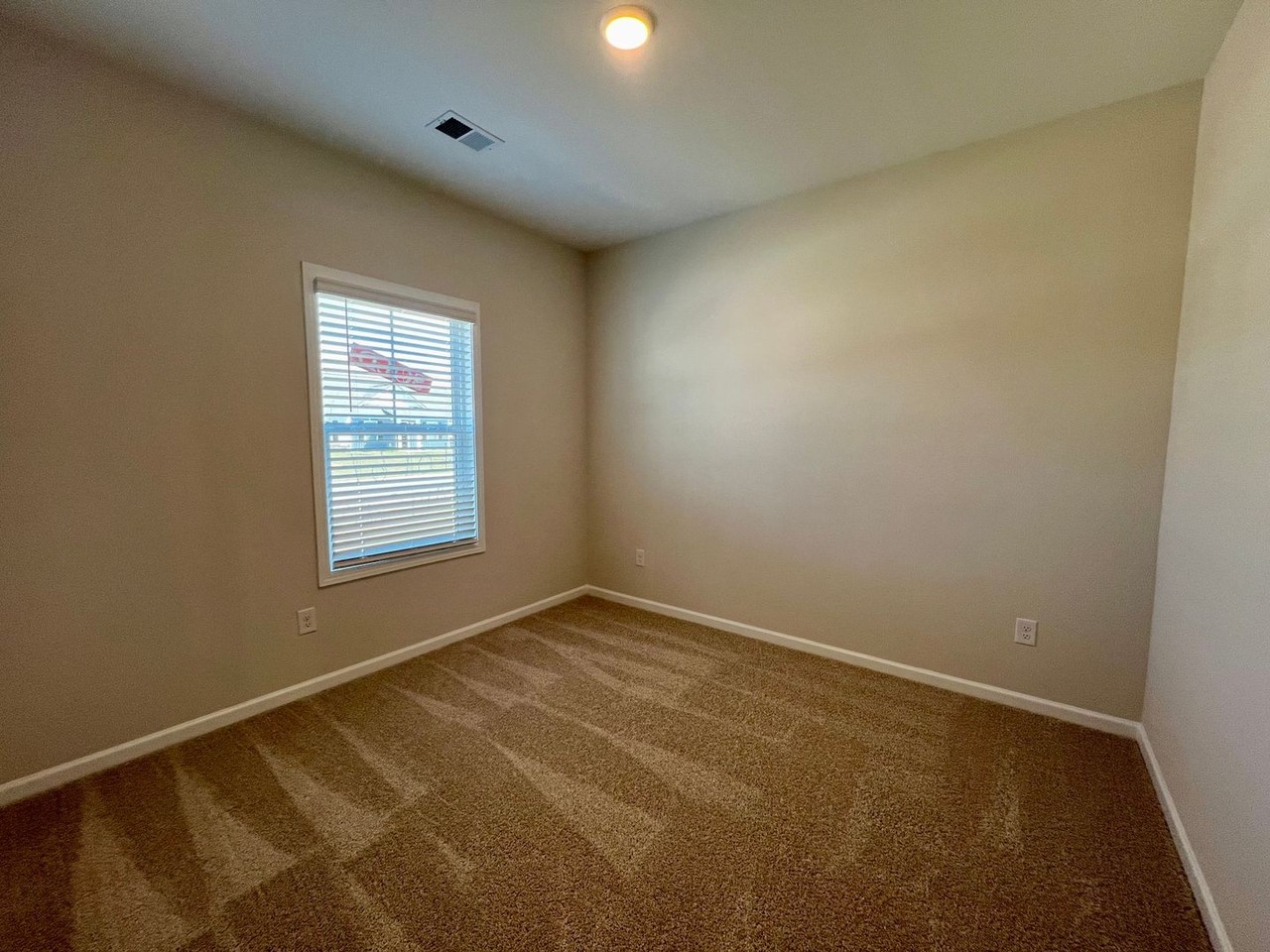 340 Conifer St - Photo 2 of 14