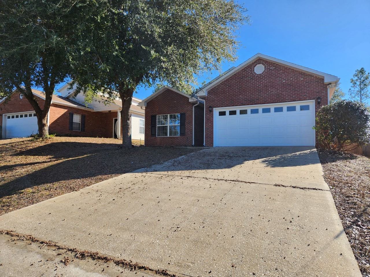 2458 Lakeview Dr S - Photo 3 of 30