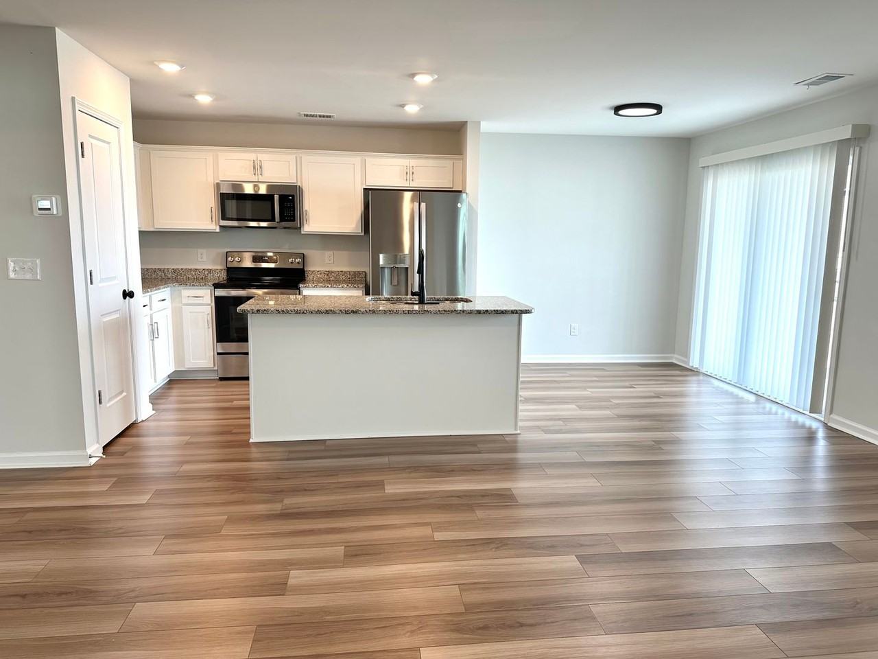 401 Eclipse Ln - Photo 5 of 28