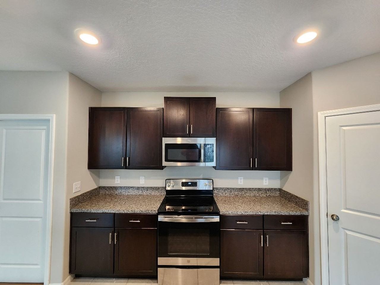 10231 Bright Crystal Ave - Photo 7 of 31