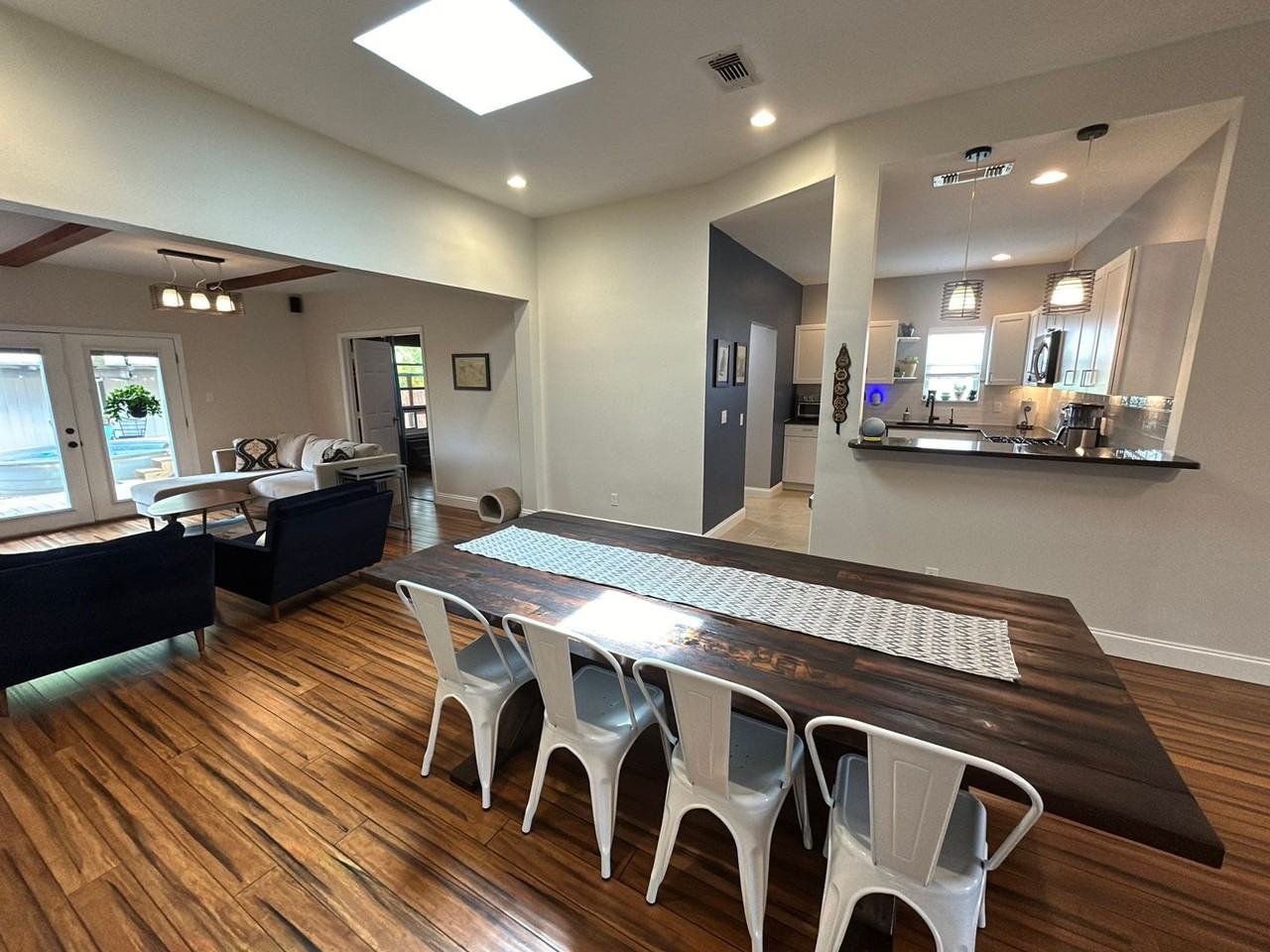 628 W Magnolia Ave - Photo 5 of 28