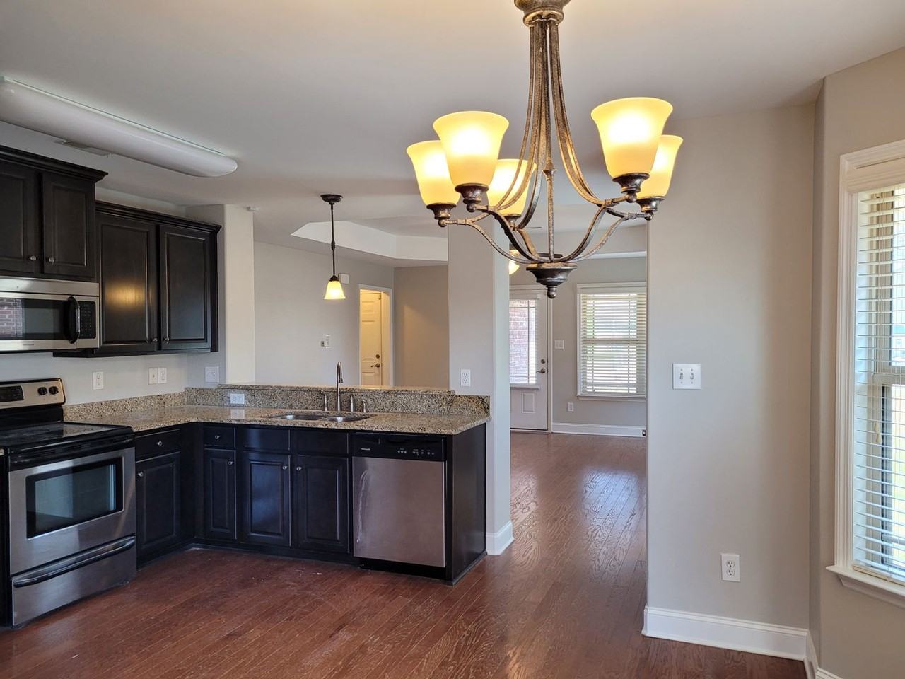 606 Durbin Ln Sw - Photo 3 of 26