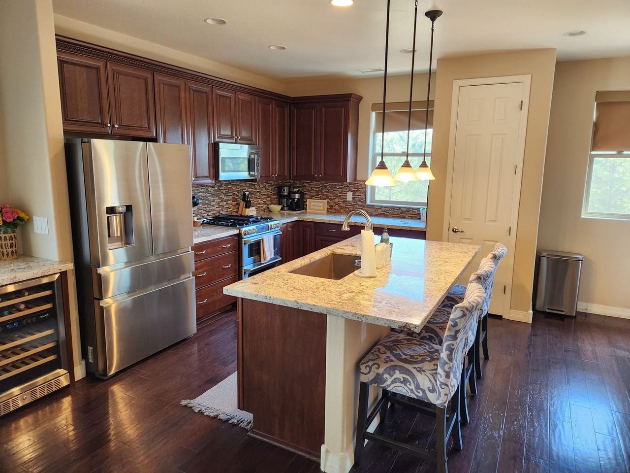 518 N Otto Dr - Photo 3 of 11