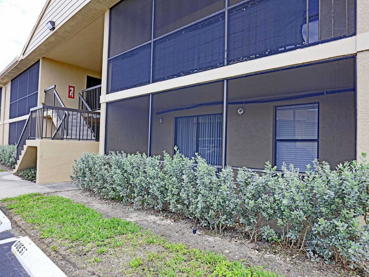 5329 Summerlin Rd - Photo 3 of 25