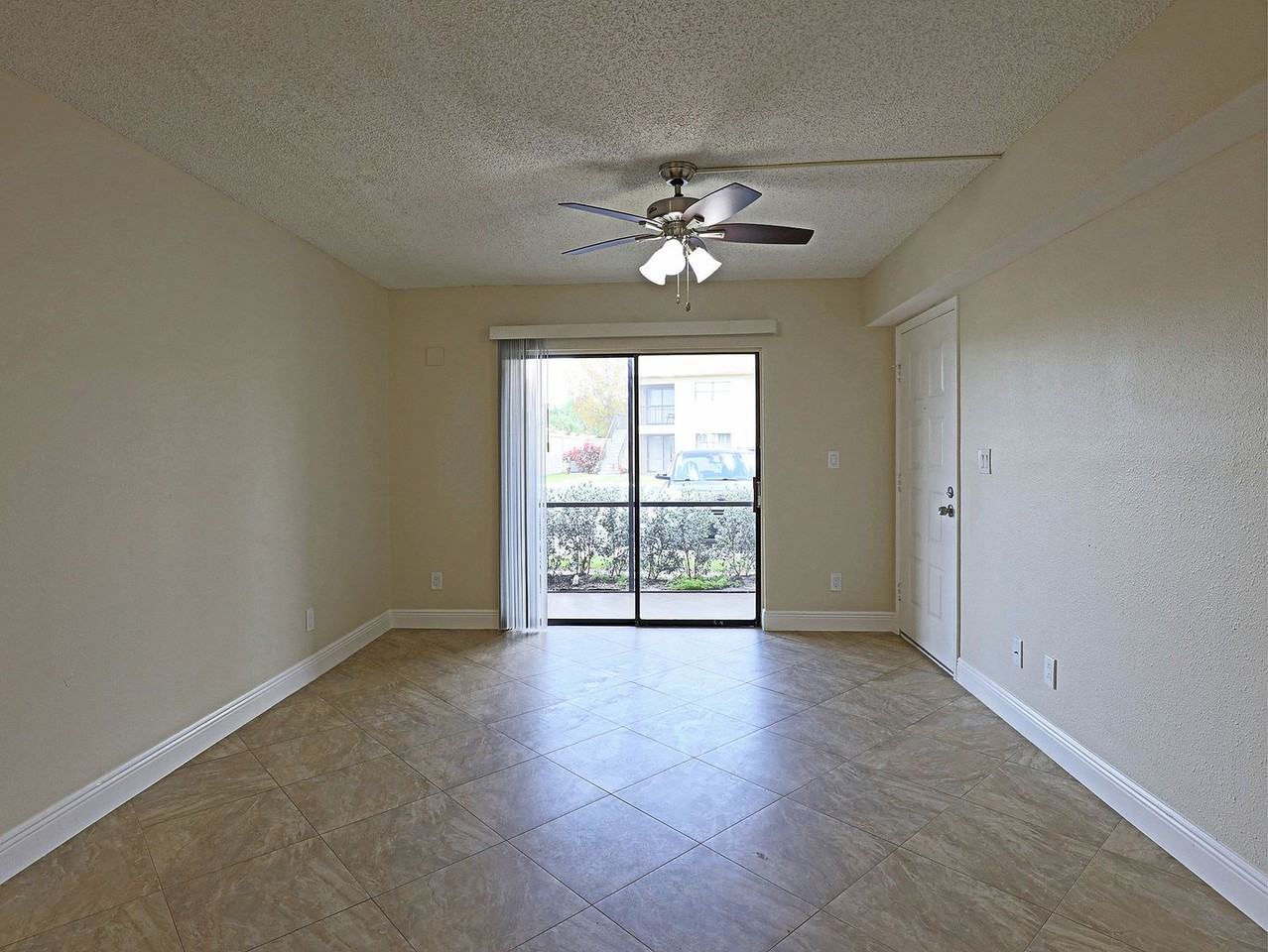 5329 Summerlin Rd - Photo 4 of 25