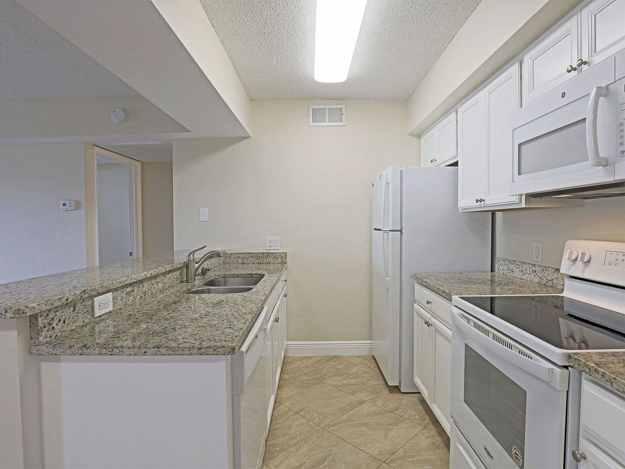 5329 Summerlin Rd - Photo 7 of 25