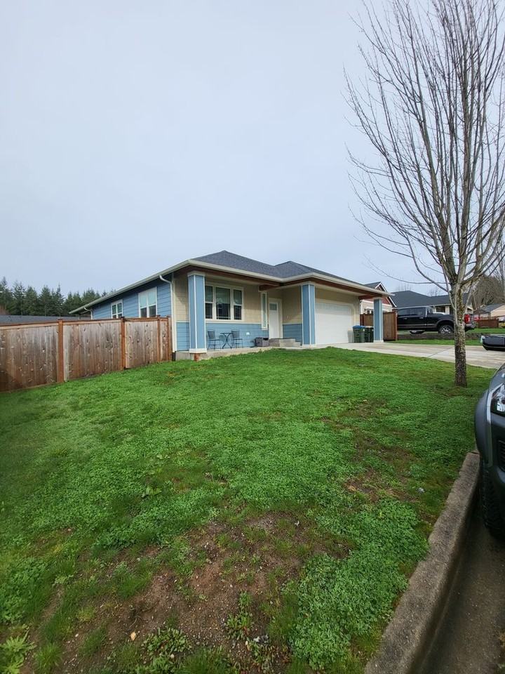 223 Fenway Dr - Photo 3 of 22