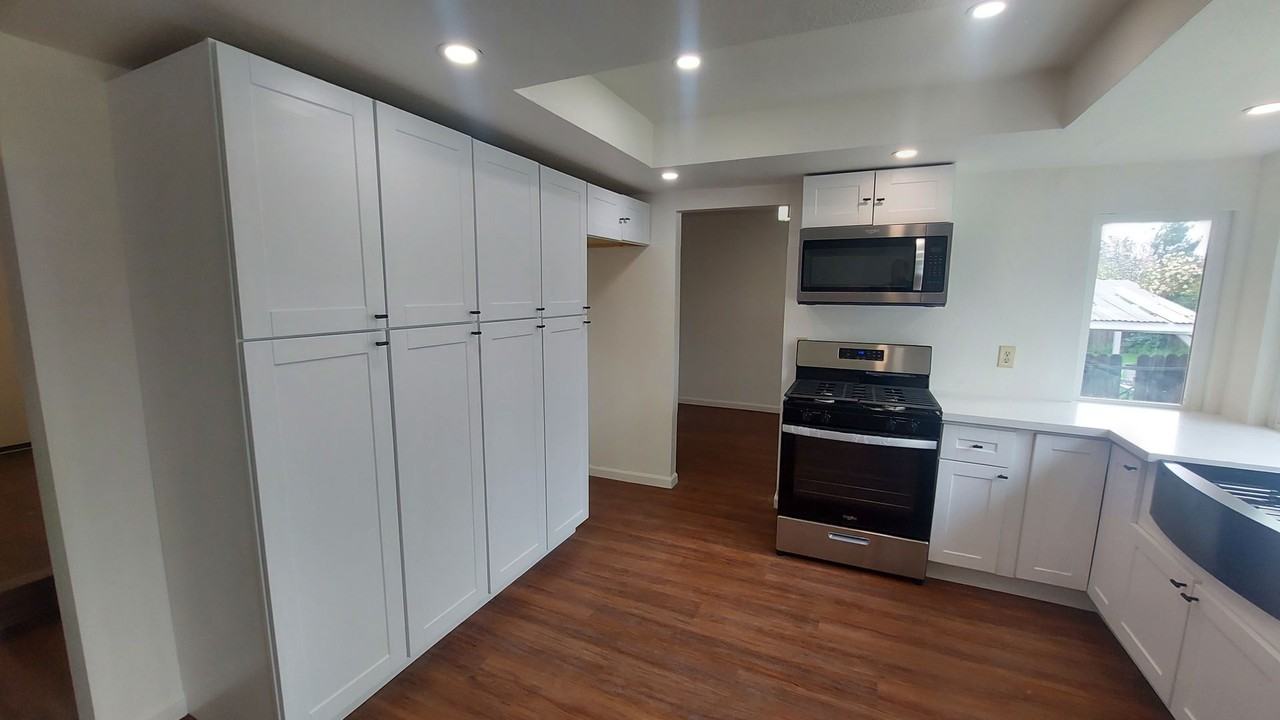 8138 Mills Gap Way - Photo 6 of 29