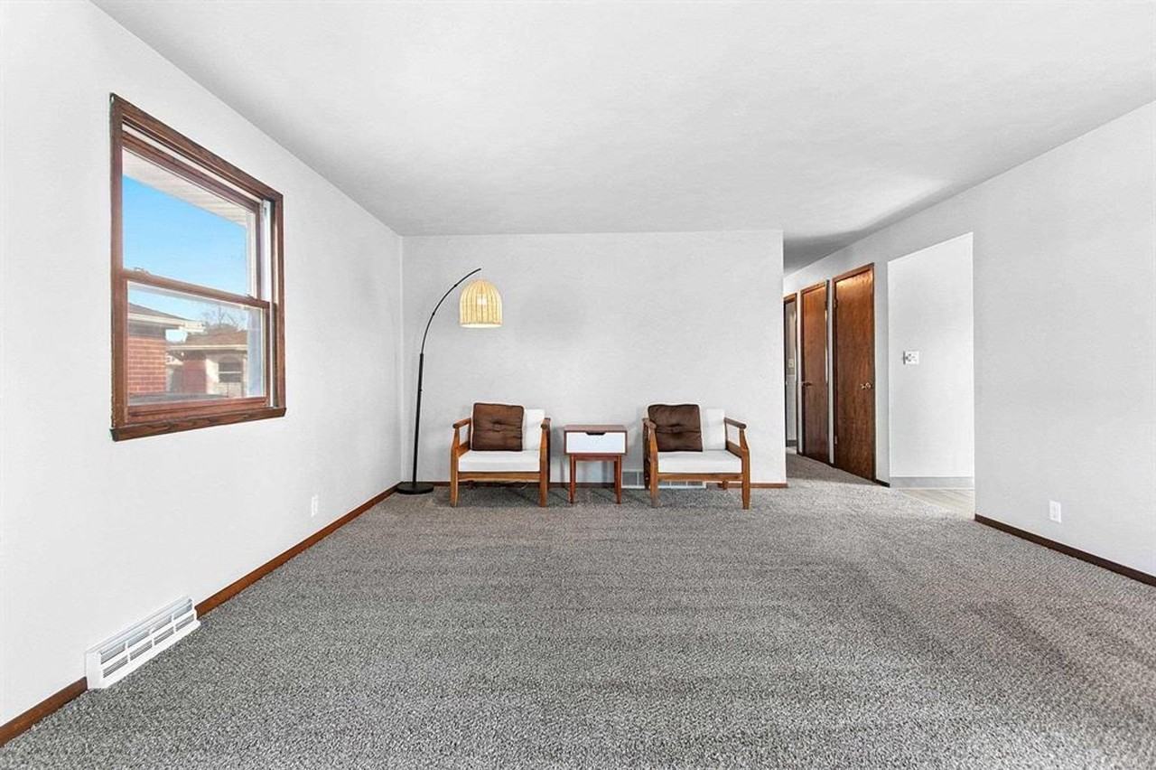 1730 S Madison St - Photo 2 of 26