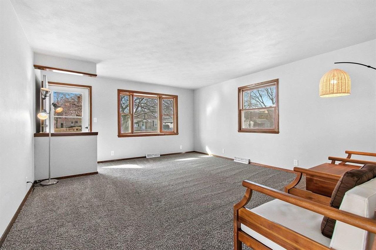 1730 S Madison St - Photo 3 of 26