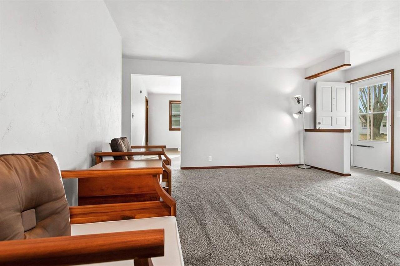 1730 S Madison St - Photo 4 of 26