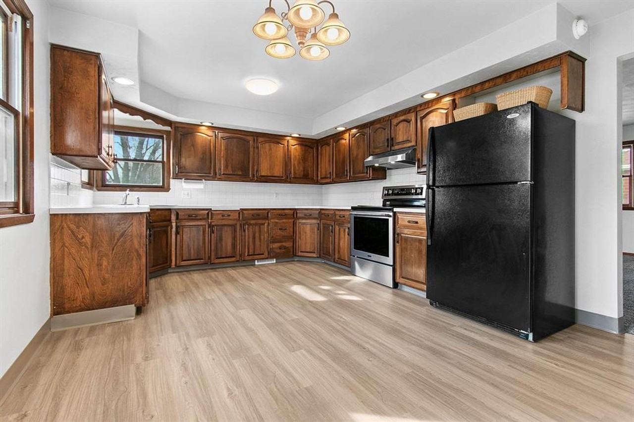 1730 S Madison St - Photo 5 of 26