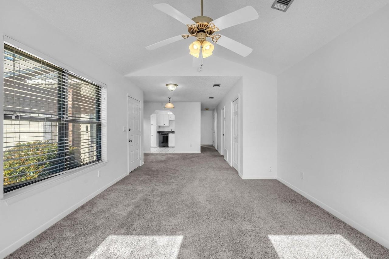 1906 Squirrel Path - Photo 6 of 32